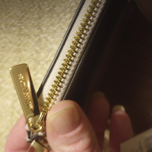 Micheal kors nwt double zip pocket snap wallet retails 198.00 jet set collection - Picture 9 of 13